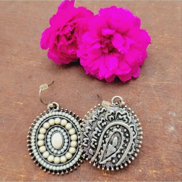 Bohemian ivory Turquoise Flower Earrings. - Picture 1 of 9